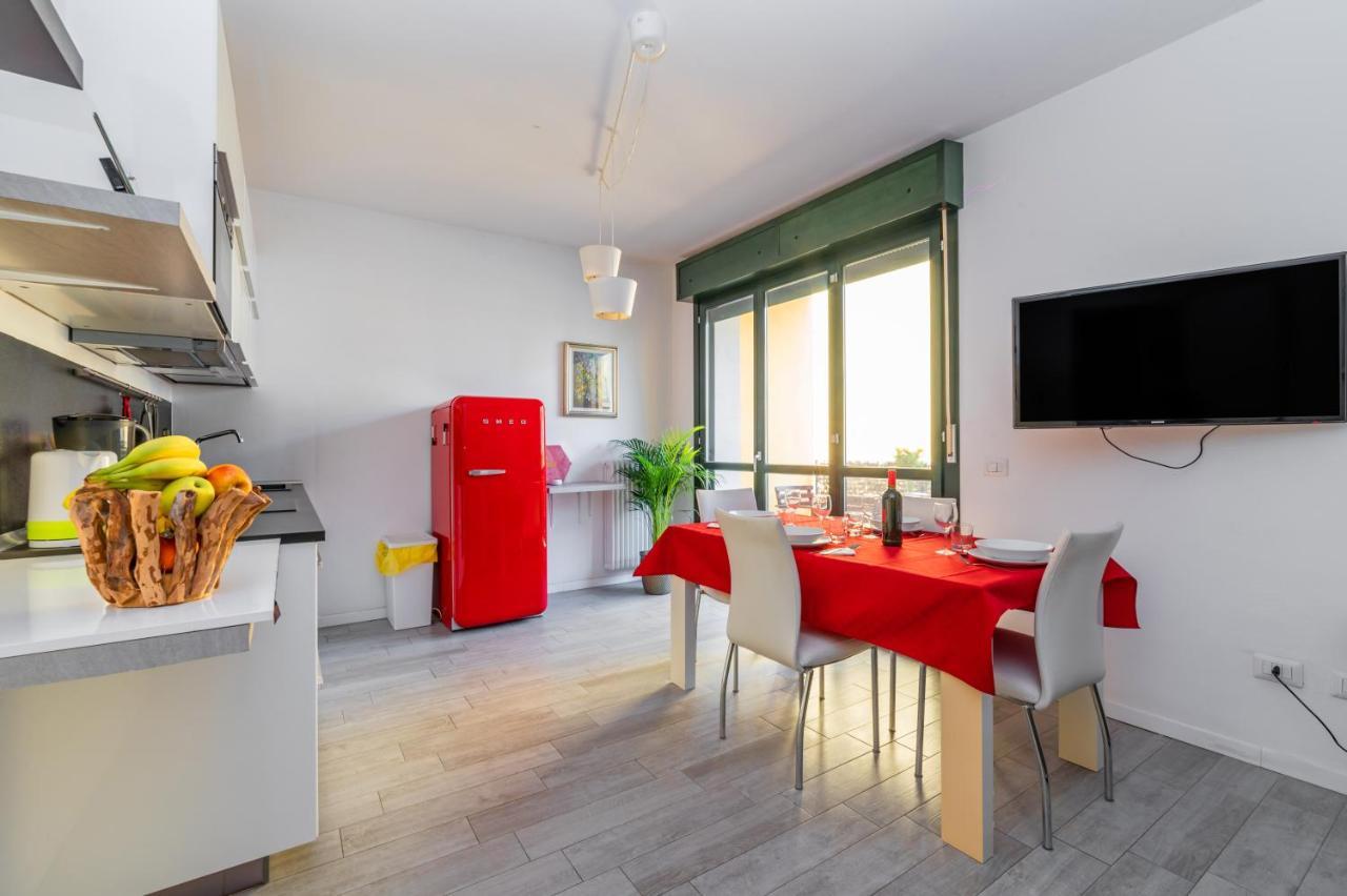 Parma Residential Apartment Con Balcone Exterior photo