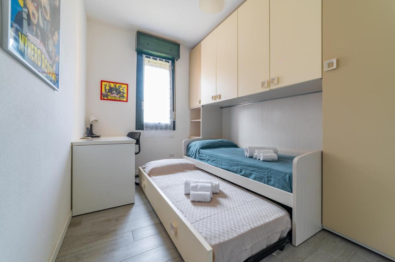 Parma Residential Apartment Con Balcone Exterior photo