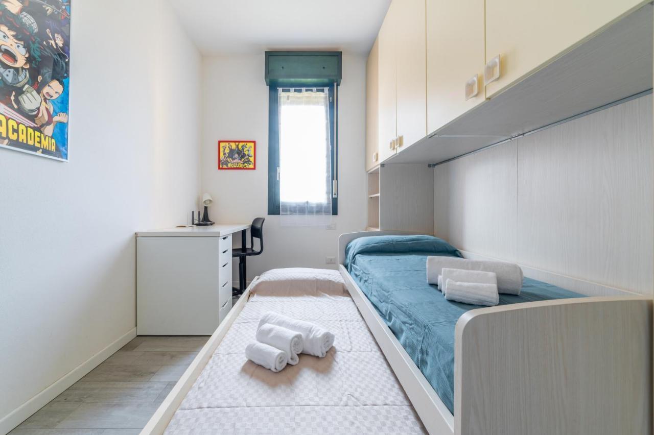Parma Residential Apartment Con Balcone Exterior photo