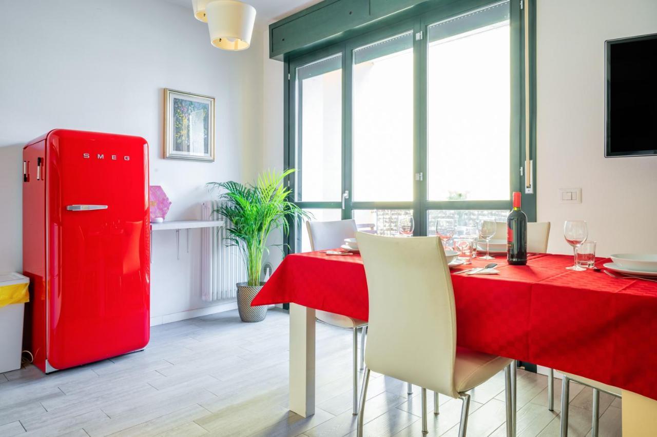 Parma Residential Apartment Con Balcone Exterior photo
